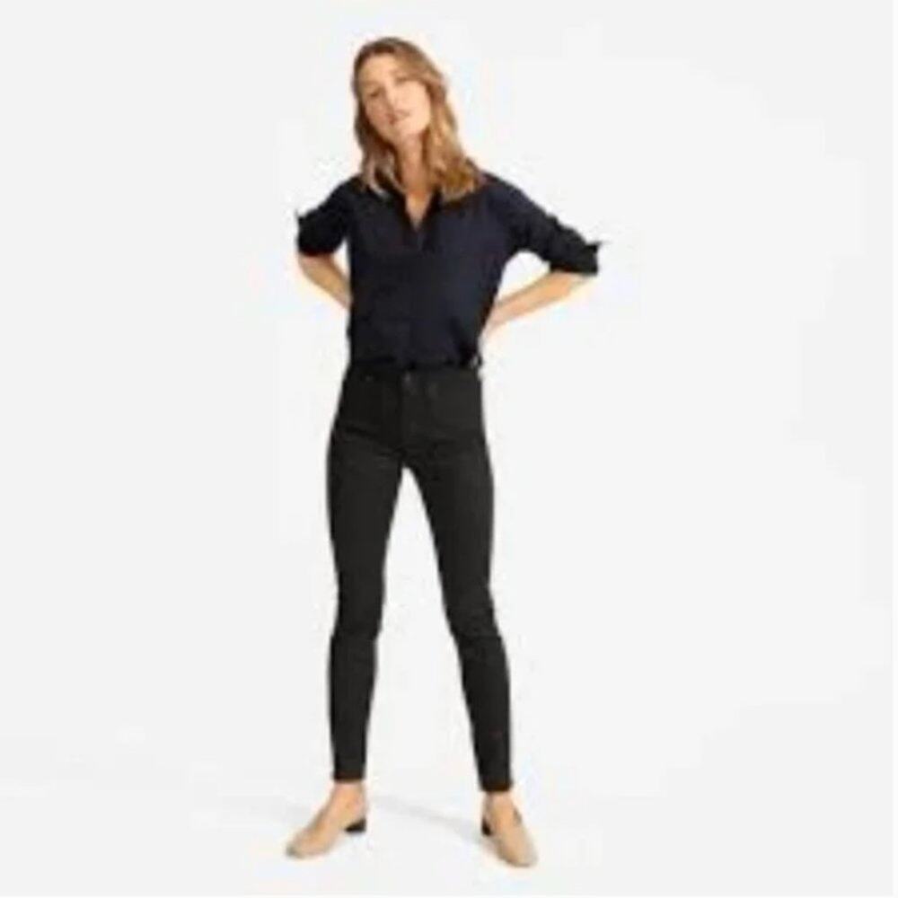 EVERLANE - The Mid-Rise Skinny Jean in Mid Black